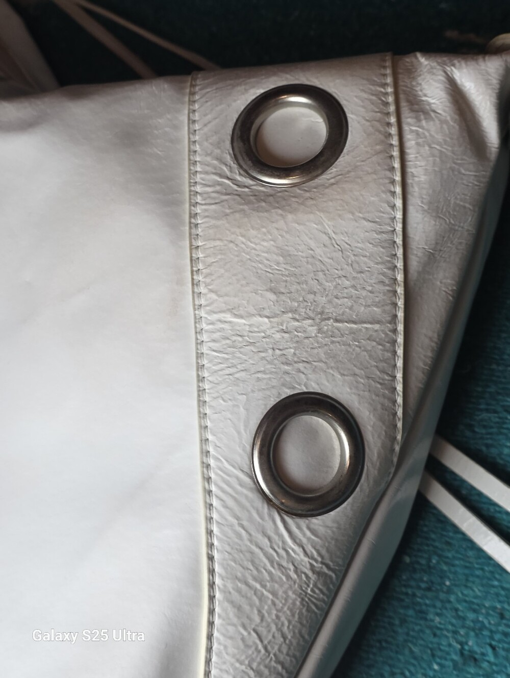 Y2K Vintage Rare Mussio DeGroot White Patent Leather Large Grommet Hobo Bag - Picture 15 of 17
